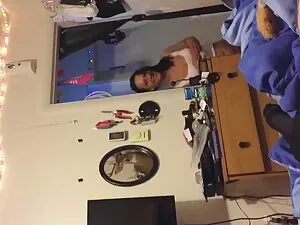A meia-irmã mostra p ...