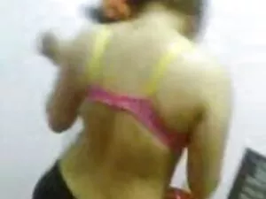 MILF Zahra sexoquent ...